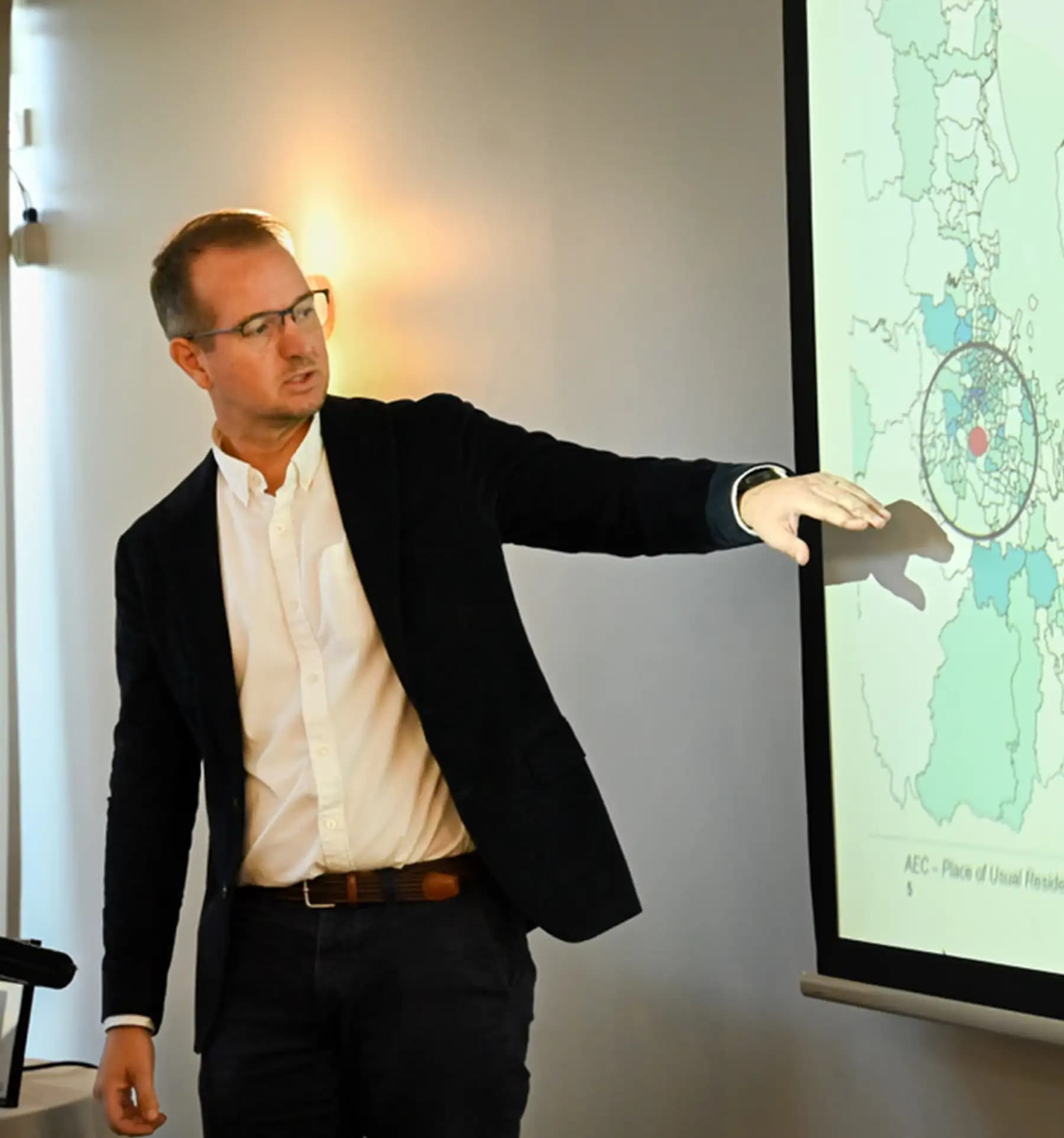 Share practical insights about professional life in Australia